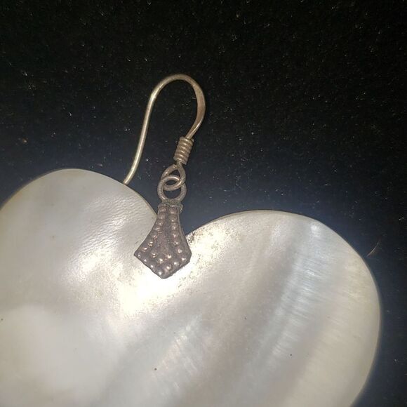 Pearlescent Shell Heart Earrings - Picture 3 of 6